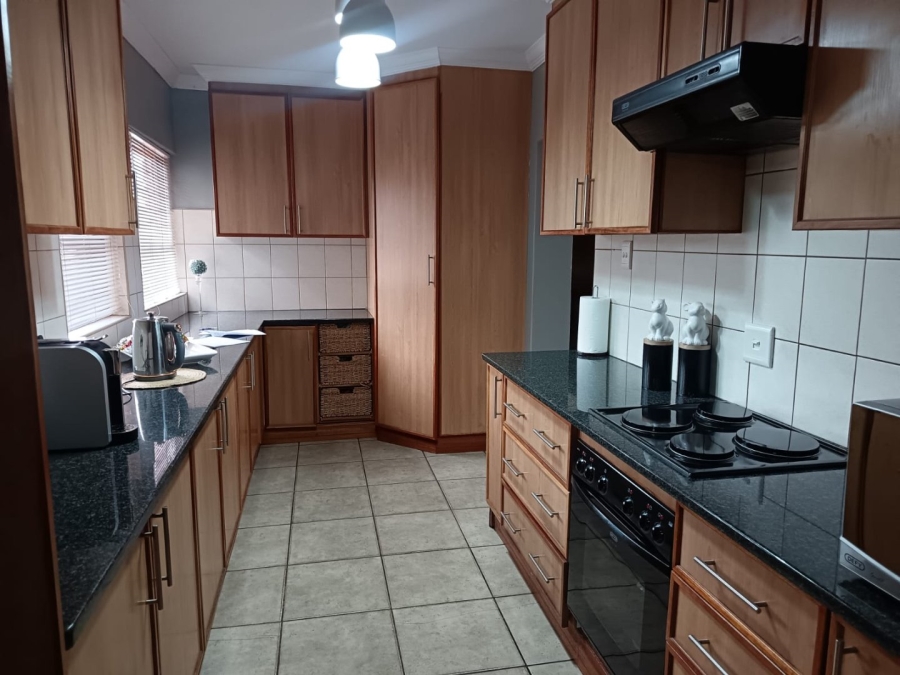 3 Bedroom Property for Sale in Roylglen Gardens Northern Cape